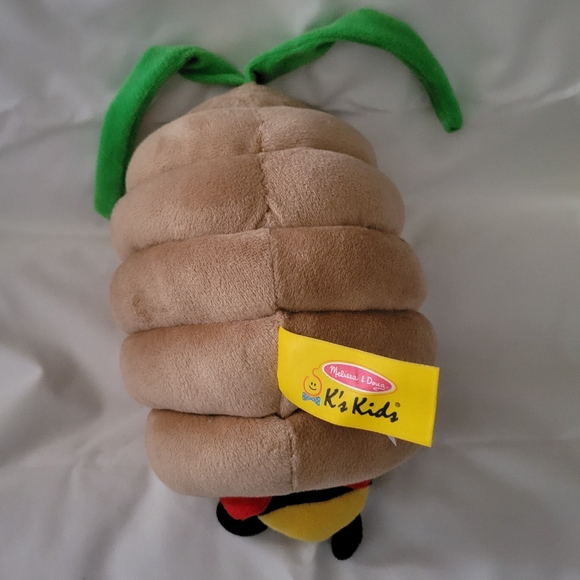 Melissa & Doug Plush Bee Hive with Musical Plush Bee Pull Crib Toy - Picture 3 of 5